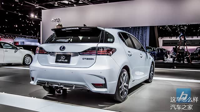 CT200h车尾